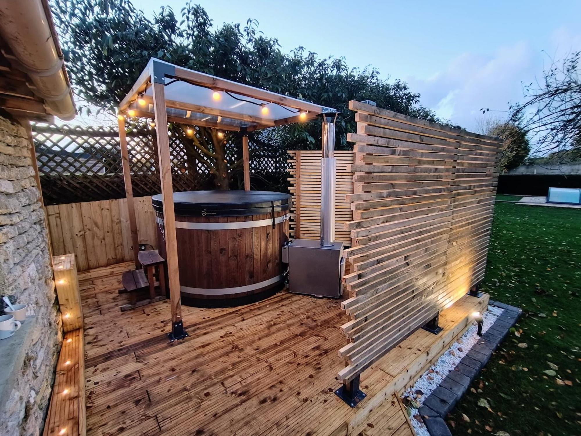 Gite 4 Personnes Avec Piscine Et Bain Nordique Proche Des Plages Du Debarquement Le Manoir  Exterior photo