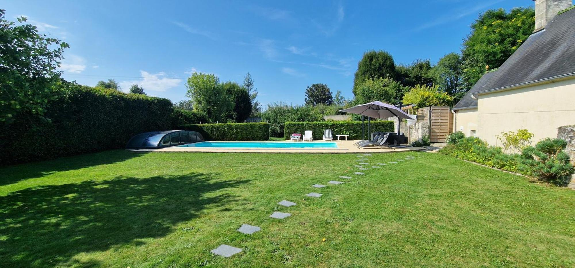 Gite 4 Personnes Avec Piscine Et Bain Nordique Proche Des Plages Du Debarquement Le Manoir  Exterior photo